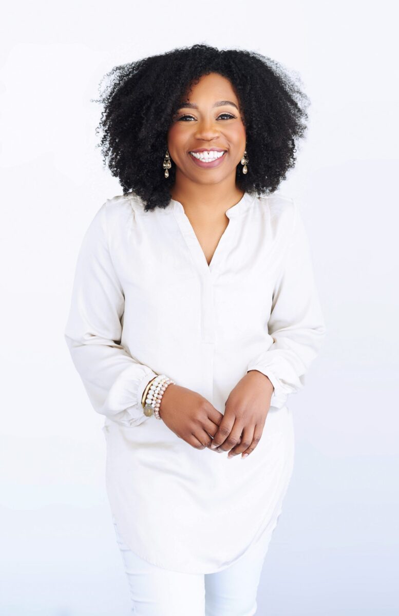 Tiffany-Bell243191-1326x2048